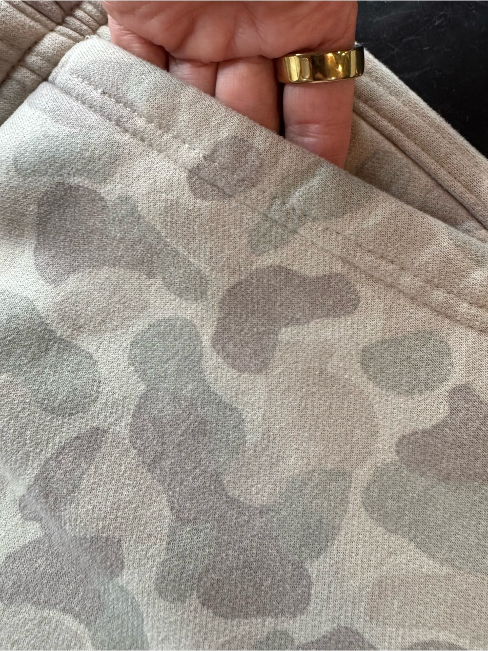 Abercrombie & Fitch Soft & Essential Camo Fleece Sweat Shorts - Picture 4 of 8
